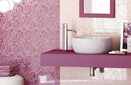(kép forrása: http://bathroomideasdesignsdecors.com/wp-content/uploads/2015/06/Beautiful-Pink-Bathroom-Wall-Tile-Designs.jpg)